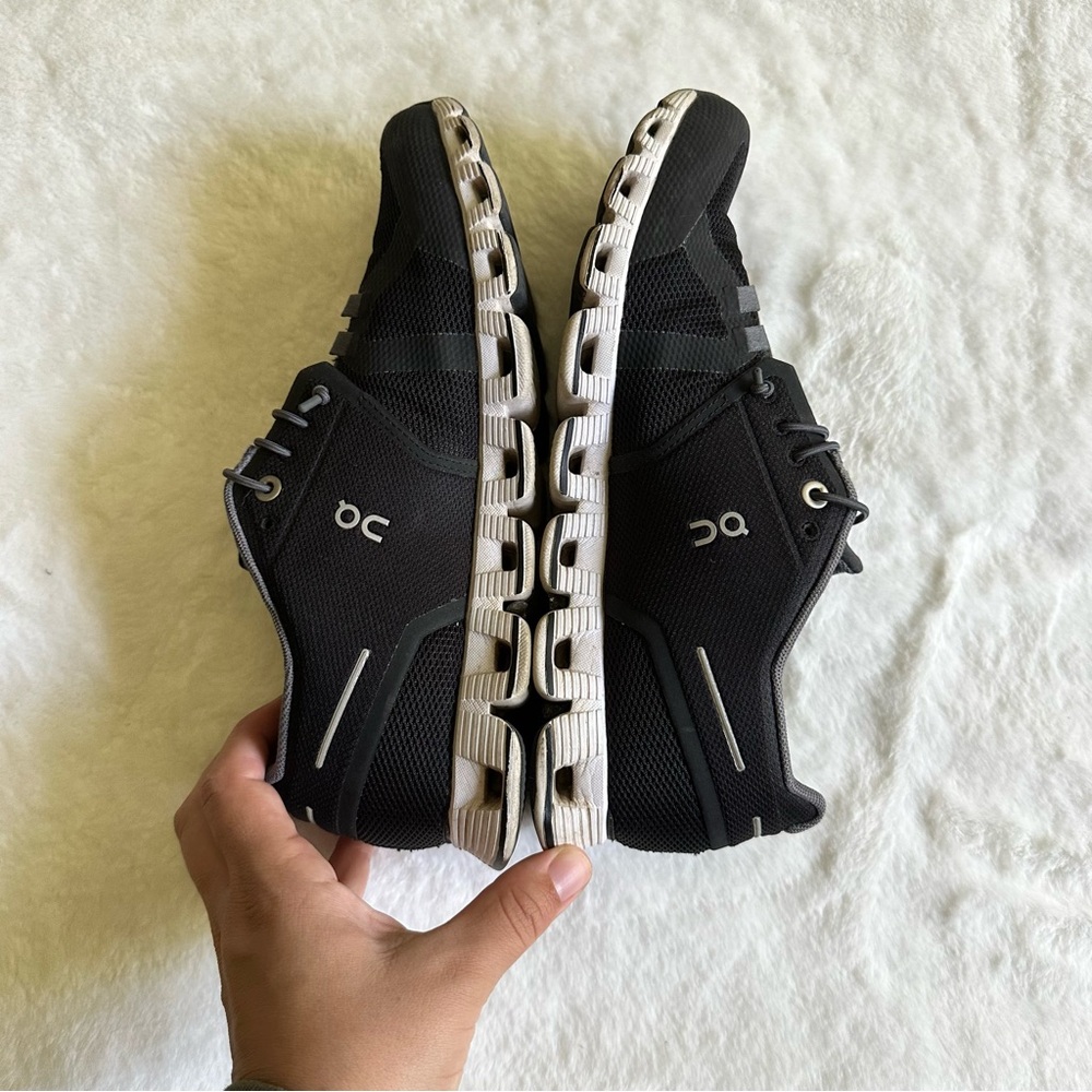 On Running Women’s Cloud 5 Size 7.5 - Picture 5 of 10